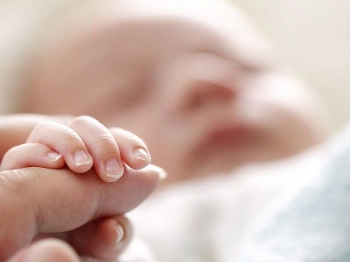 Baby-Selling | Odisha Newborn Baby Girl Sold By Parents | ओडिशा में मां-बाप ने 28 दिन की बच्ची को बेचा: गरीबी के कारण ₹20 हजार में किया था सौदा, पुलिस ने बच्ची को बचाया