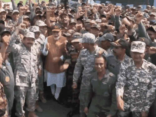 PM Narendra Modi Punjab Adampur airbase Visit Story in Loksabha | PM मोदी ने बताया-अचानक आदमपुर एयरबेस क्यों गया: बोले- पाकिस्तान झूठ फैला रहा था; गलती से बॉर्डर पार गया BSF जवान आन-बान-शान से लौटा – Jalandhar News