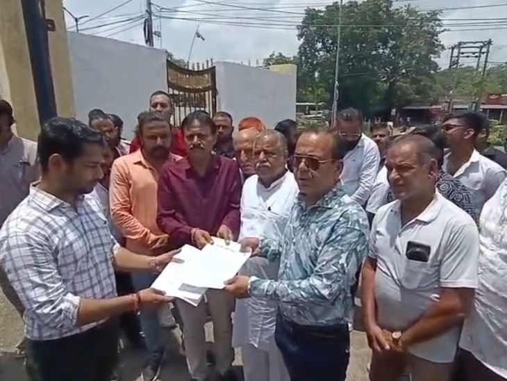एडमिशन फॉर्म में सिंधी समाज को हिंदूधर्म से अलग बताया:  सागर में सिंधी समाज ने कार्रवाई की मांग की; बोले- यह फूट डालने की साजिश – Sagar News