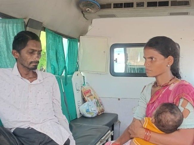 बालाघाट पुलिस ने कराया युवक का इलाज:  सड़क हादसे में घायल हुआ था, डेढ़ महीने बाद एम्बुलेंस से घर पहुंचाया – Balaghat (Madhya Pradesh) News
