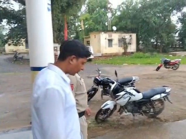 महोबा से एक साल बाद झोलाछाप डॉक्टर गिरफ्तार:  पन्ना में गलत इंजेक्शन लगाने से महिला की मौत हुई थी – Panna News