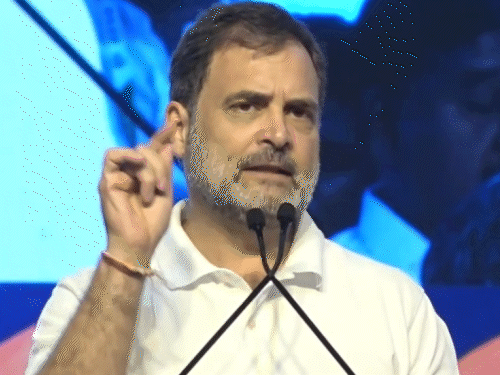 Rahul Gandhi VS ECI; Karnataka Congress Protest | Voters List | राहुल बोले- मोदी वोट चुराकर प्रधानमंत्री बने: 25 सीट 35 हजार या कम अंतर से जीते; EC इलेक्ट्रानिक डेटा दे, तो साबित करेंगे