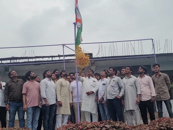बुरहानपुर में युवा कांग्रेस का 65वां स्थापना दिवस:  ध्वजारोहण, राष्ट्रगान और पार्टी को मजबूत करने की शपथ के साथ मनाया गया – Burhanpur (MP) News