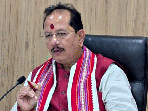 two epic cards registered in the name of deputy cm vijay sinha; bhaskar latest news | कांग्रेस बोली-डिप्टी CM विजय सिन्हा के भी 2 EPIC नंबर: नई वोटर लिस्ट में लखीसराय-बांकीपुर में नाम; दोनों में उम्र भी अलग; कहा-ये सबसे बड़े फ्रॉड – Patna News