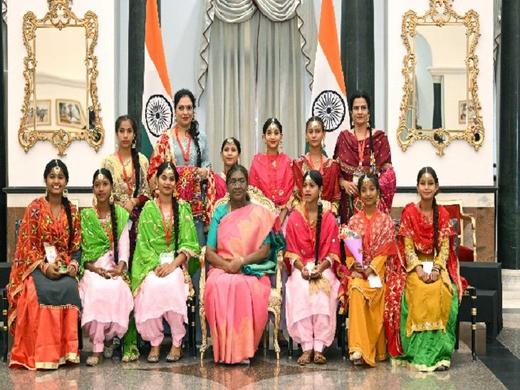 पंजाब की 10 छात्राओं ने राष्ट्रपति से मुलाकात की:राष्ट्रपति भवन में राखी पर आयोजित समागम में हुई शामिल, शिक्षामंत्री ने बधाई दी- INA NEWS