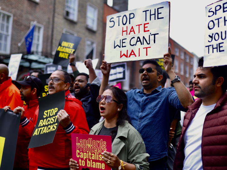 Cases of racial violence against Indians increase in Ireland | आयरलैंड में भारतीयों पर 1 महीने में 6 हमले: प्रवासियों सरकार और विपक्ष के निशाने पर; महंगाई और घर संकट के लिए जिम्मेदार बता रहे