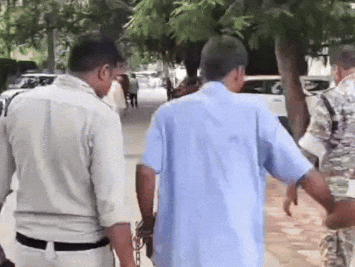 भिंड में तीस हजार का इनामी बदमाश पकड़ाया:  1 साल से था फरार, हत्या, लूट समेत 25 से ज्यादा केस, दीवार कूदकर भागने पर हुआ जख्मी – Bhind News