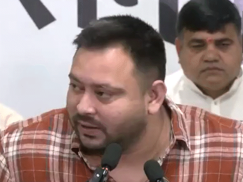 Bihar Political Live Updates, Mukesh Sahani Claimed as Deputy CM, Gujarat | ‘गुजरात के लोग बिहार में वोटर बन रहे’: तेजस्वी का चुनाव आयोग पर आरोप, बोले- मुजफ्फरपुर की मेयर और BJP नेत्री के भी दो वोटर-ID – Bihar News