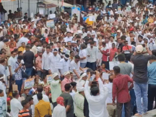 par tapi narmada river link project protest rally in dharampur of valsad | गुजरात में तापी नर्मदा नदी लिंक परियोजना का विरोध: आदिवासियों ने कहा- 1-2 लाख के मुआवजे से कुछ नहीं होगा, हमें बांध की जरूरत नहीं