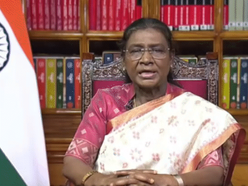 President Droupadi Murmu Speech Update | Independence Day 2025 | राष्ट्रपति का राष्ट्र के नाम संबोधन: द्रौपदी मुर्मू बोलीं- कश्मीर में रेलसेवा माइलस्टोन, 55 करोड़ लोगों को आयुष्मान योजना का लाभ मिला
