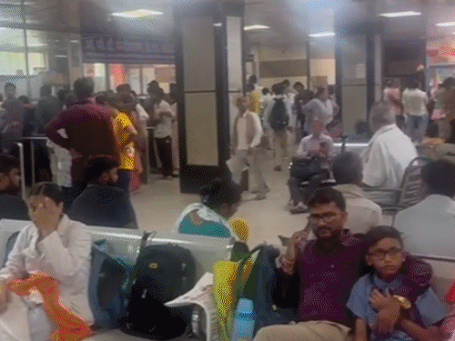 Lucknow - KGMU - Crowd of patients gathered in OPD for the third ...