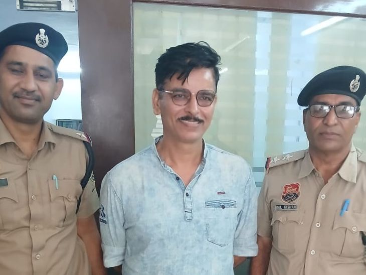 सिरसा में फर्जी डिग्री रैकेट का खुलासा:30 हजार में दिल्ली में बनाई जाती थी, 2 दिन के रिमांड पर आरोपी- INA NEWS