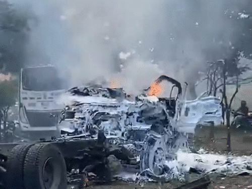 18 killed in two attacks in Colombia | कोलंबिया में एयरबेस के पास ट्रक में ब्लास्ट: कोकीन की खेती नष्ट करने जा रहे पुलिस हेलिकॉप्टर पर भी ड्रोन हमला; अबतक 18 की मौत