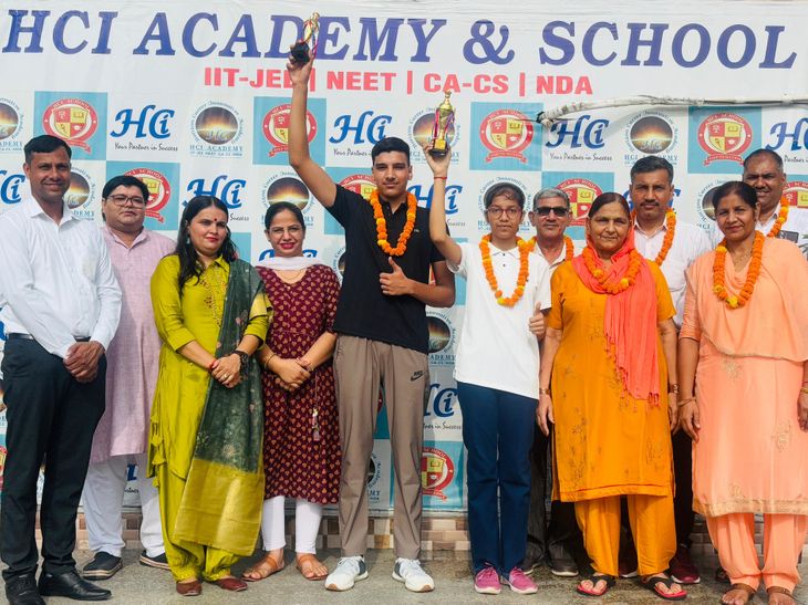 गुरूग्राम के दो स्टूडेंट का नीट परीक्षा में उत्कृष्ट प्रदर्शन:रोहतक और दिल्ली में करेंगे MBBS, टीचरों-परिजनों को दिया सफलता का श्रेय- INA NEWS