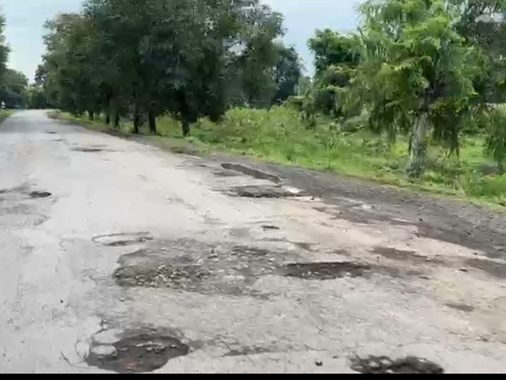 Work on 4 railway gates on NH-43 stuck