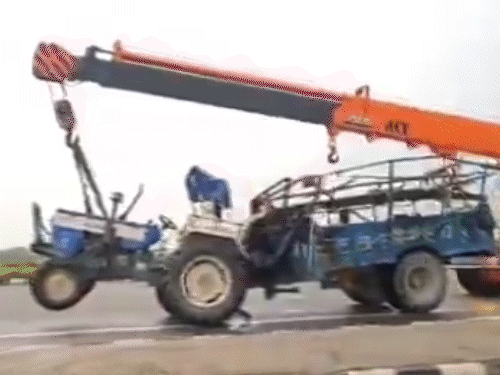 Bulandshahr Road Accident Tragedy Photos Update; Tractor Trolley | UP News | UP के बुलंदशहर में सड़क हादसा, 9 श्रद्धालुओं की मौत: कंटेनर ने ट्रैक्टर-ट्रॉली को टक्कर मारी, 42 घायल; राजस्थान के गोगामेड़ी जा रहे थे – Bulandshahr News