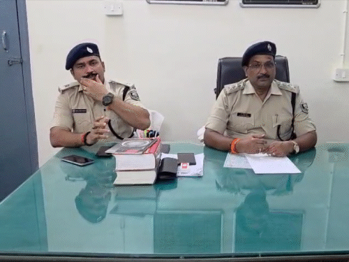 शादी के नाम पर ठगी करने वाला गिरोह पकड़ाया:  5 पुरुष और 4 महिलाओं को पुलिस ने किया गिरफ्तार, मास्टरमाइंड समेत सभी जेल भेजे – Motihari (East Champaran) News
