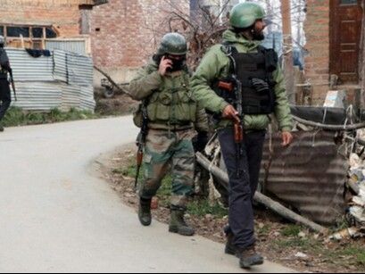 Encounter in Gurez, Jammu and Kashmir, two terrorists killed | जम्मू-कश्मीर के गुरेज में मुठभेड़, दो आतंकवादी मारे गए: घुसपैठ के दौरान जवानों पर फायरिंग की थी; सेना और पुलिस का ऑपरेशन जारी