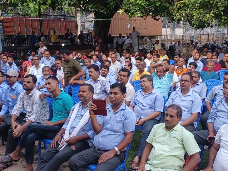 मुंगेर आईटीसी में 12 साल से नहीं हुआ यूनियन चुनाव:  12 सितंबर का चुनाव रद्द, कर्मचारियों ने की बैठक; अध्यक्ष पर इलेक्शन टालने का आरोप – Munger News