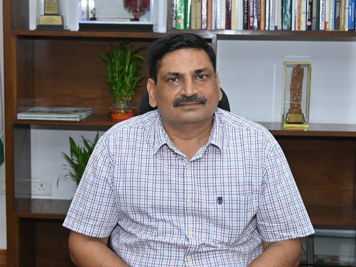 Naresh Pal Singh became the new General Manager of North Central Railway