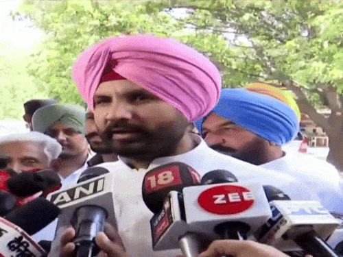 Punjab Congress President Amarinder Singh Raja Warring PM Narendra Modi letter demanding relief package letter update ; punjab flood situation | पंजाब कांग्रेस ने बाढ़ पर PM से मांगी मदद: वड़िंग बोले-राज्य अब इंतजार नहीं कर सकता, 1300 गांवों में तबाही, फसलों का भारी नुकसान – Punjab News