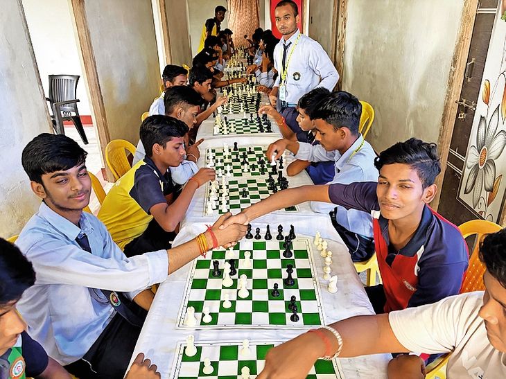 Aditya Raj became champion in under-19 chess competition