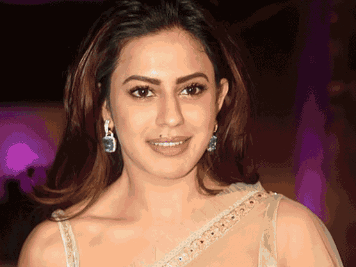 kannada actress ranya rao fined 102 crore | एक्ट्रेस रान्या राव पर बड़ी कार्रवाई: सोने की तस्करी के मामले में DRI ने लगाया 102 करोड़ रुपये का जुर्माना