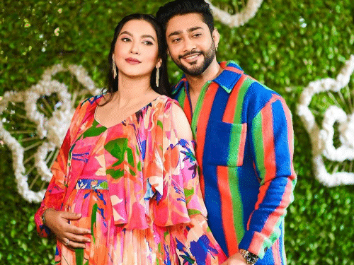 Gauahar Khan Baby | Gauahar Khan Zaid Darbar blessed With Boy | एक्ट्रेस गौहर खान दूसरी बार बनीं मां: बेबी बॉय को दिया जन्म, सोशल मीडिया पर फैंस के साथ शेयर की गुड न्यूज