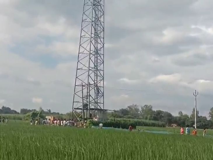 A young man climbed a tower after a fight with his wife