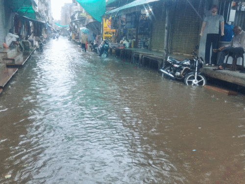 Rain in Bayana increased trouble in rural areas