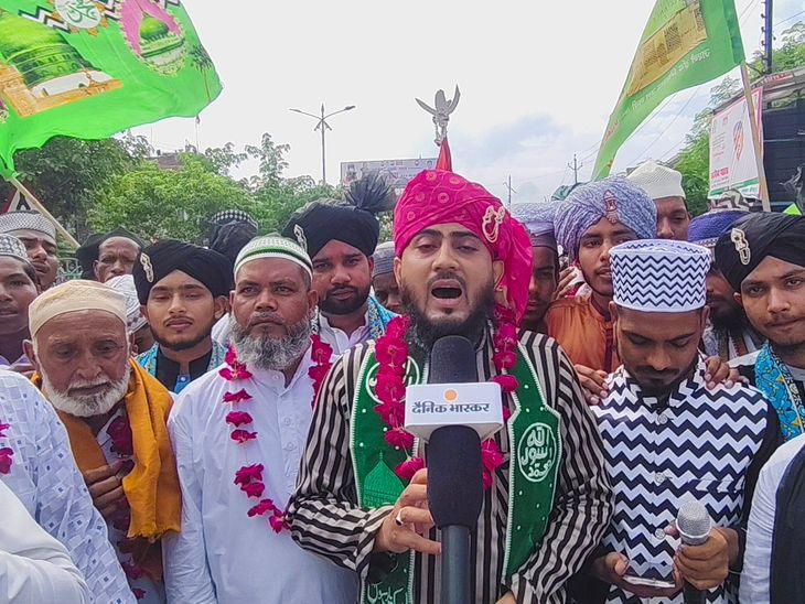 Procession of Mohammadi took place on Barawafaat in Shuklaganj