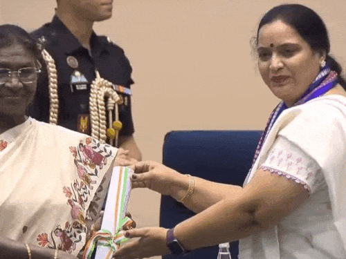 पंजाब-चंडीगढ़ के 2 टीचर राष्ट्रपति से सम्मानित:  राष्ट्रीय पुरस्कार मिला, एक का 15 साल से 100% रिजल्ट, दूसरे ने सरकारी स्कूलों में लगाए AC – Punjab News