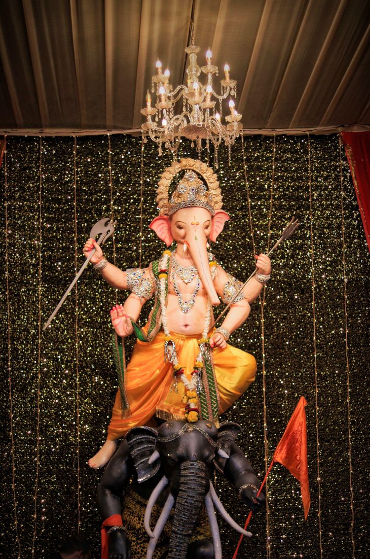 Today is the farewell of Bappa, who is dressed in ten forms in the city ...