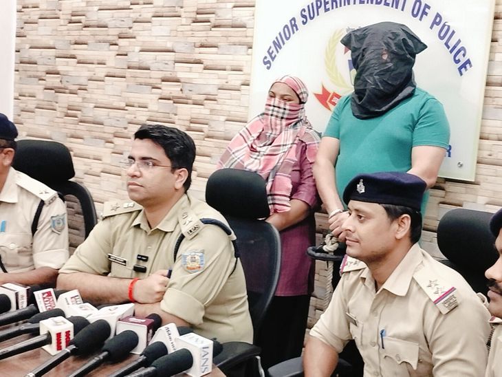 मैक्सीजोन टच के मालिक आरोपी दंपती गोमो जंक्शन से धराए:  100 करोड़ की ठगी के हैं आरोपी, दिल्ली से भुवनेश्वर जाते वक्त पकड़े गए – Jamshedpur (East Singhbhum) News