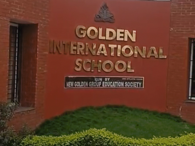 Indore Golden School Bomb Blast Threat Update | Indore CAT Road | इंदौर के गोल्डन स्कूल में बम की सूचना: क्लासेस के बीच में स्कूल खाली कराया; पुलिस को तीन घंटे बाद सूचना दी – Indore News