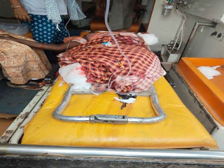 बालोद में ट्रेन की चपेट में आई महिला:  हाथ-पैर कटकर हुए अलग, दर्द से तड़पती रही, गंभीर हालत में राजनांदगांव मेडिकल कॉलेज रेफर – Balod News