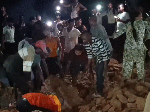 झरिया में बीसीसीएल का जर्जर आवास ढहा:  बारिश से बचने गए 7 लोग मलबे में दबे, 3 की मौके पर मौत; चार लोग हुए घायल – Dhanbad News