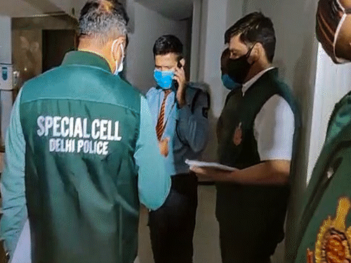 Pakistan India SIM Card Supply Network; Nepali ISI Spy | Delhi Police | पाकिस्तान SIM भेजने के मामले में नेपाली नागरिक गिरफ्तार: नेपाल रूट से 16 कार्ड लाहौर भेजे; ISI ने दिया था US-वीजा दिलाने का लालच