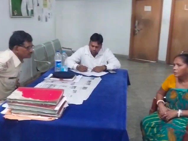 ​​​​​​​धनबाद में महिला से चेन छिनतई:  ड्यूटी कर वापस घर आते वक्त हुई घटना, बाइक सवार दो युवकों ने की वारदात – Dhanbad News
