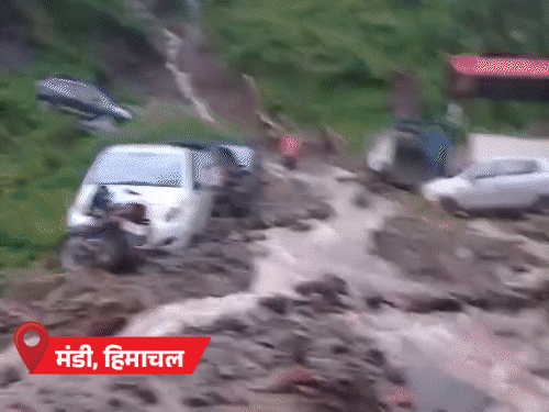 UP के बलिया में 6 मकान, दुकानें गंगा में बही:मंडी में लैंडस्लाइड, बारिश के चलते वैष्णो देवी यात्रा फिर से स्थगित हुई- INA NEWS