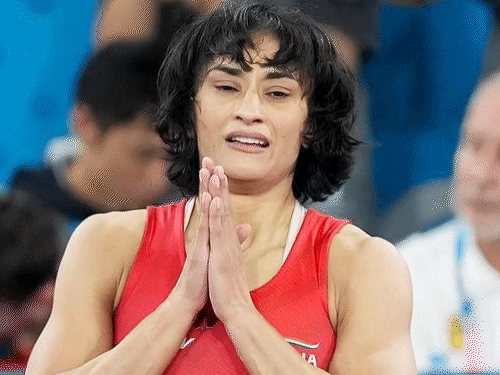 sangeeta phogat on vinesh phogat paris olympics Disqualification | rise and fall show | संगीता ने सुनाई विनेश फोगाट की हार्ट ब्रेकिंग स्टोरी: रियलिटी शो में कहा- वजन घटाने को खून निकाला, 100 ग्राम वजन से डिसक्वालीफाई हुईं – Jind News