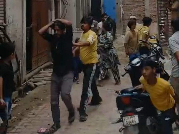 There was a fight between two parties in Meerut over a dispute related ...