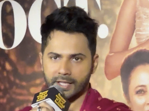 Karan Johar was missing from the trailer launch of his film | अपनी फिल्म के ट्रेलर लॉन्च से गायब रहे करण जौहर: वरुण धवन ने अपने ‘मेंटोर’ की उड़ाई खिल्ली, दो साल में दी 9 फ्लॉप फिल्में