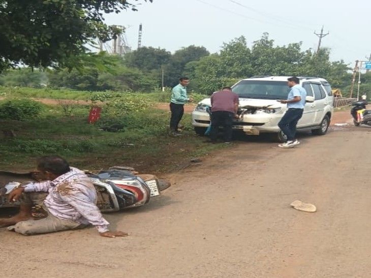 Father and son riding a scooter were injured after being hit by Naib ...