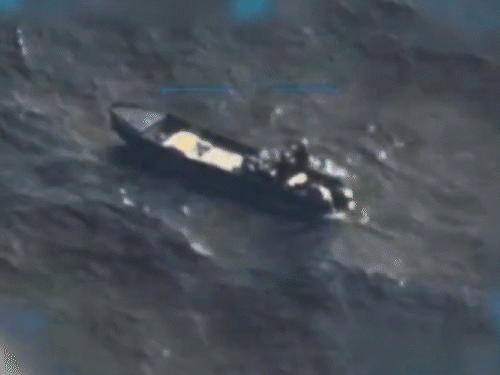 US Venezuela Boat Attack Update; Trump | Drug Smugglers | अमेरिका का वेनेजुएला की बोट पर फिर हमला,3 की मौत: ट्रम्प बोले- नशीले पदार्थ ला रहे थे; आगे और भी बड़े हमले करने का प्लान