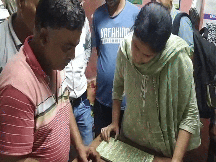 रीवा में खाद दुकान पर ग्राहक बनकर पहुंचीं SDM:  बस स्टैंड क्षेत्र में हाई रेट पर बिक्री की शिकायत पर मारा छापा; संचालक हिरासत में – Rewa News