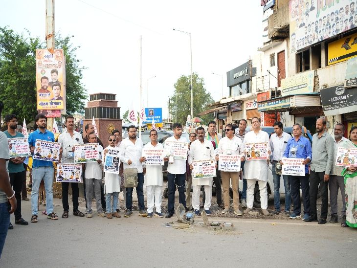 प्रधानमंत्री के जन्मदिन पर कांग्रेस का अनोखा प्रदर्शन:  नकली मीटर पर जलाई मोमबत्ती, बोले-मोदी सरकार ने जनता को दिया महंगी बिजली का तोहफा – Raipur News