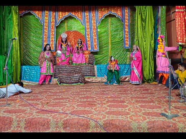 Ramlila begins with Ganesh Puja in Kampil | कंपिल में रामलीला का गणेश ...