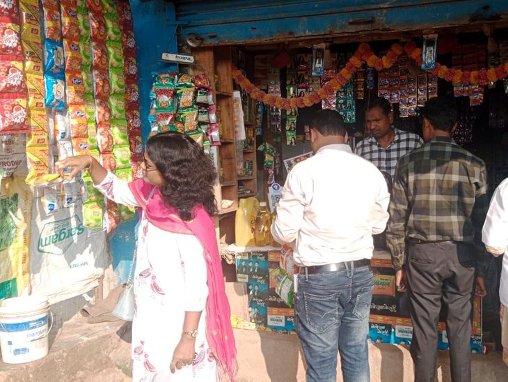 मुंगेली में खाद्य विभाग की कार्रवाई:  10 दुकानों का निरीक्षण, 50 नमूनों की जांच; होटल और रेस्टोरेंट को दिए निर्देश – Mungeli News