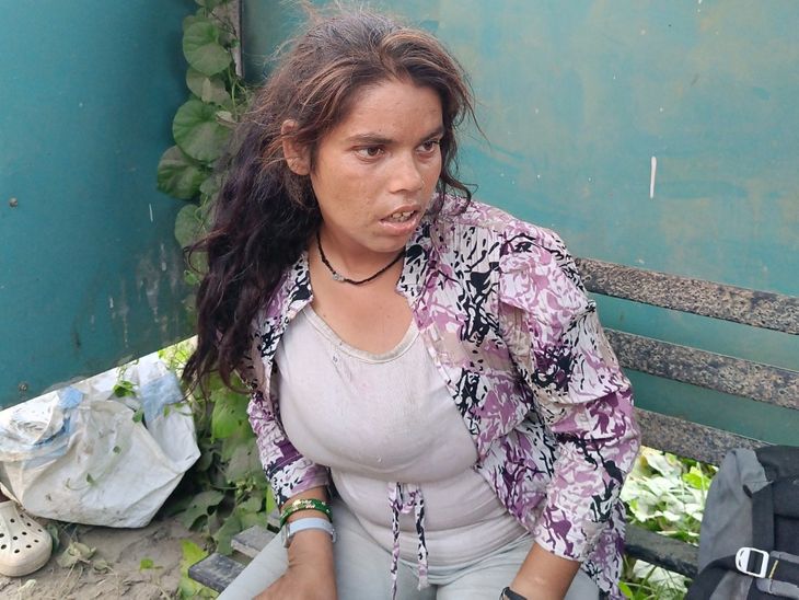 High voltage drama of drunk girl in Bachhwara